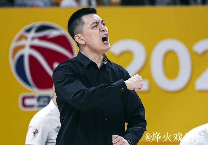 辽宁男篮迎精彩表现，球迷重返看台，杨鸣依然面临三大疑问